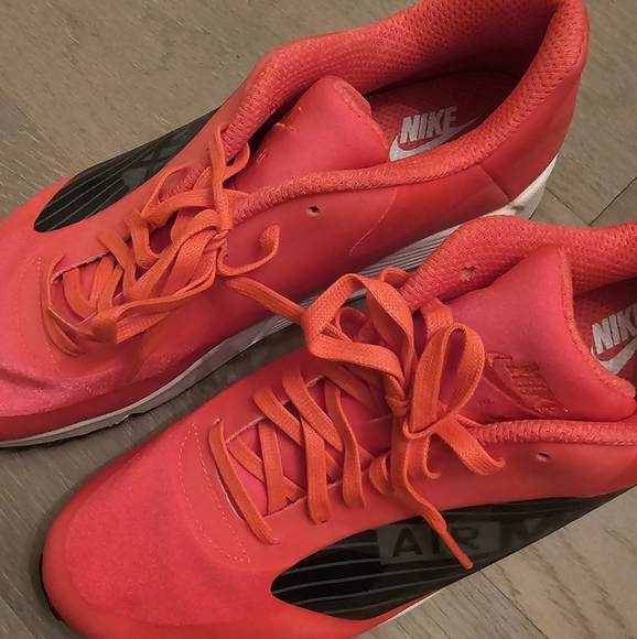 Nike Air Max 1 Running Shoes - Picture 3 of 5